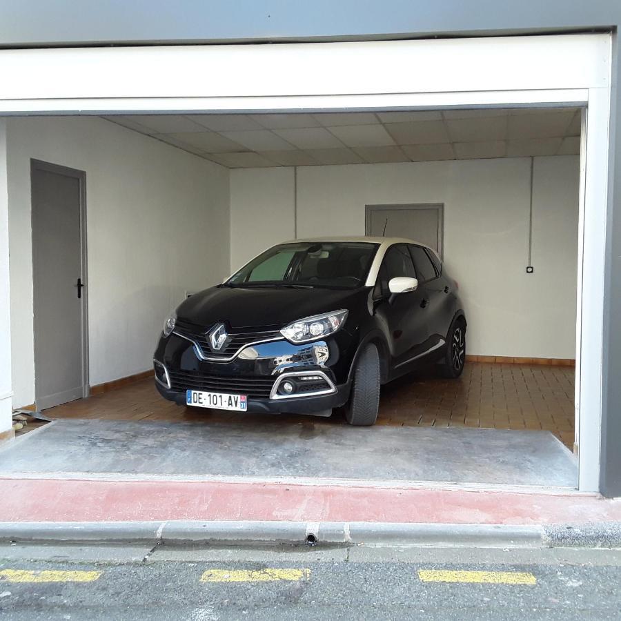 Maison De Ville Avec Garage Et Terrasse Lurdy Exteriér fotografie