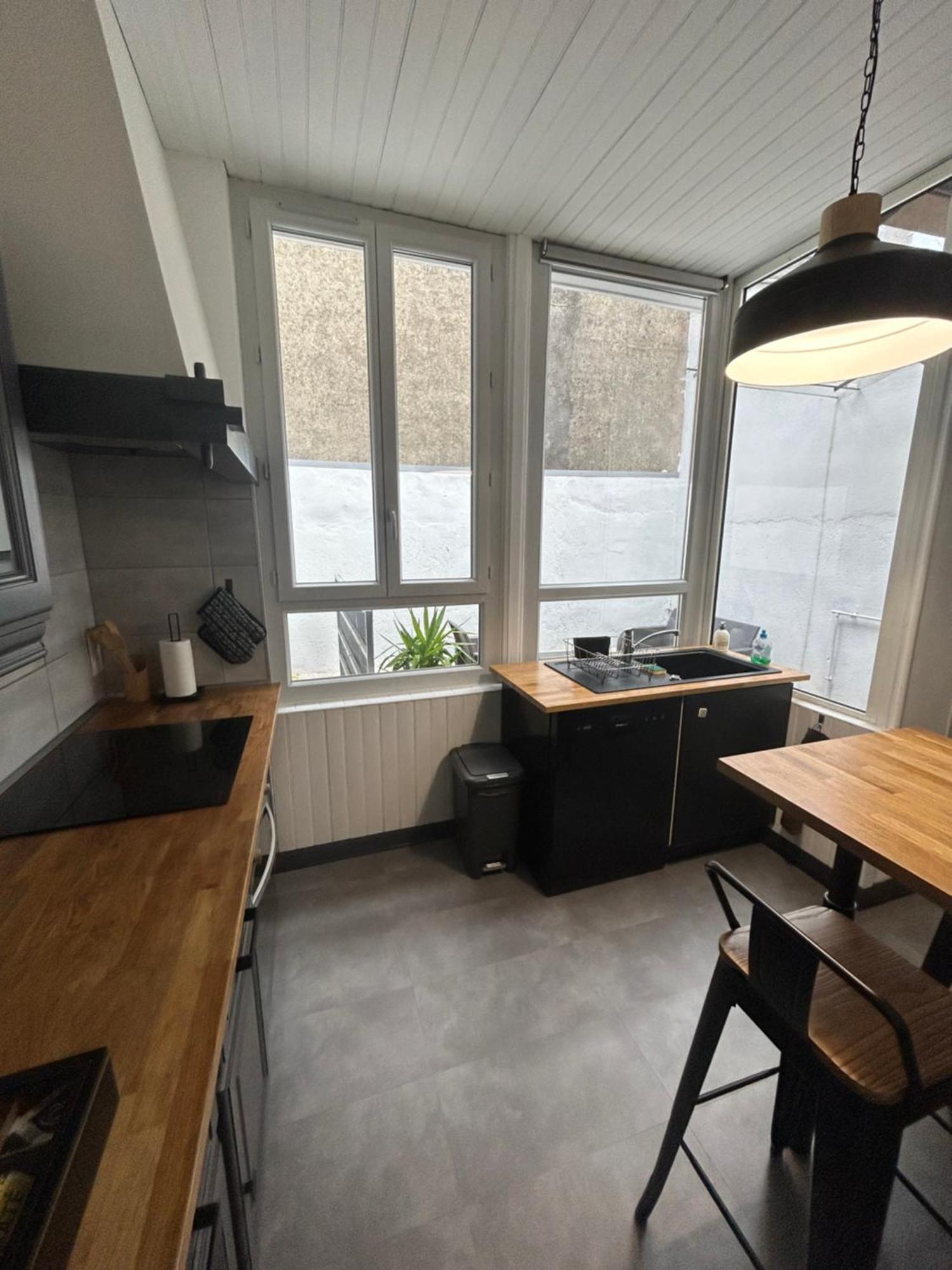 Maison De Ville Avec Garage Et Terrasse Lurdy Exteriér fotografie